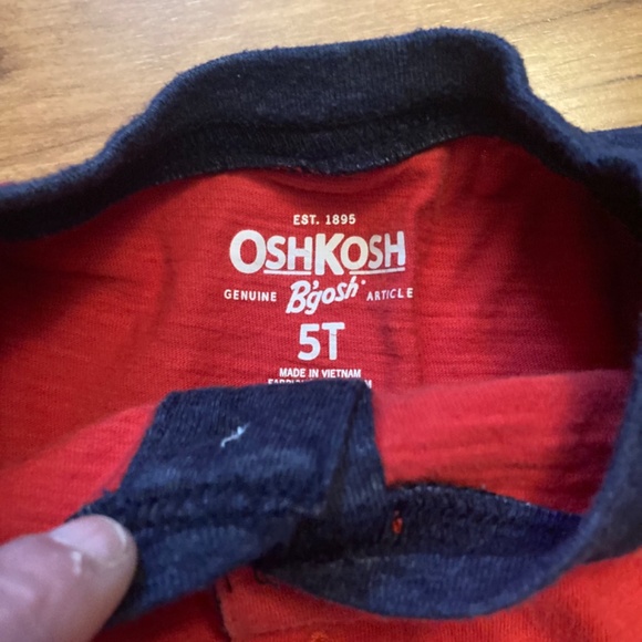 Boys henley shirt 5t - Picture 2 of 3